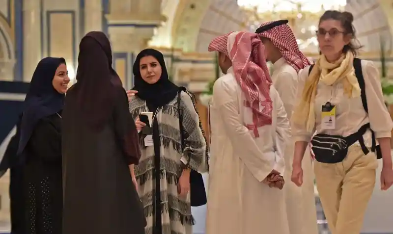 How Can Americans Ensure Their Safety While Traveling in Saudi Arabia?